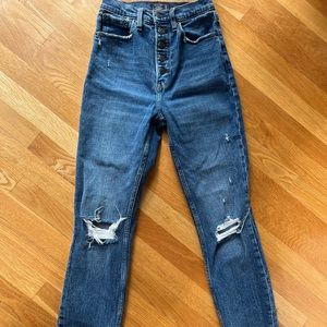 Abercrombie Ultra High Rise Mom Jeans, size 25